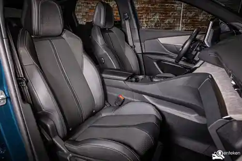 Peugeot 3008 1.6 HYBRID4 300 2023