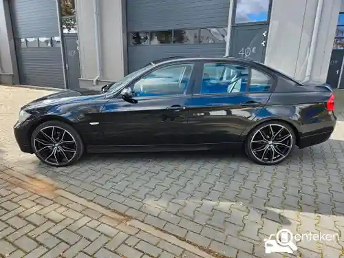 BMW 320i 2005
