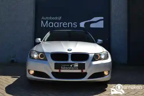 BMW 318i Touring 2010