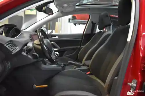 Peugeot 308 SW PureTech 130 2016
