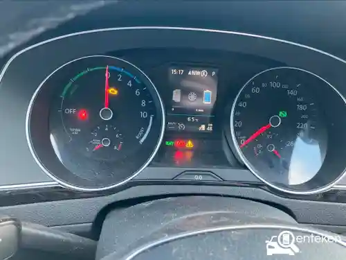 VW Passat Variant GTE 2016