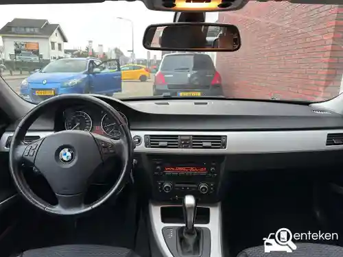 BMW 318i Touring 2009