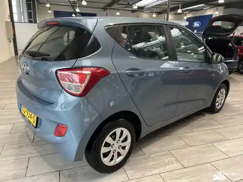 Hyundai i10 1.0 blue 2016