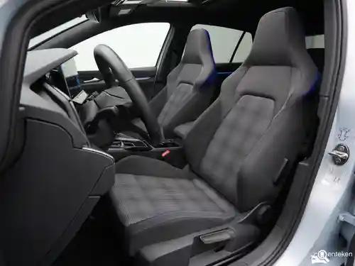VW Golf 1.5 eHybrid 2024