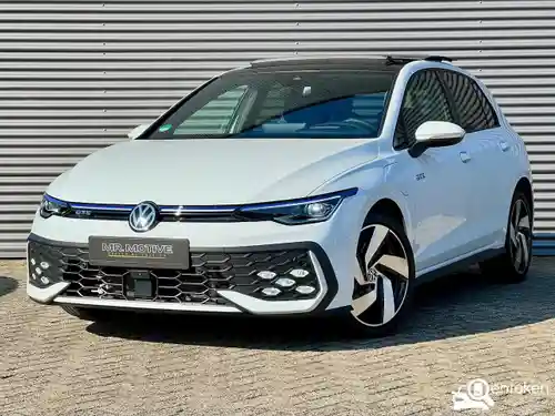 VW Golf GTE 2025