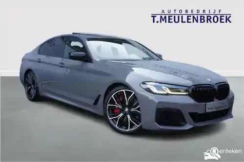 BMW M550i 2022