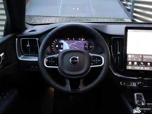 Volvo XC60 Plug-in Hybrid T6 2025