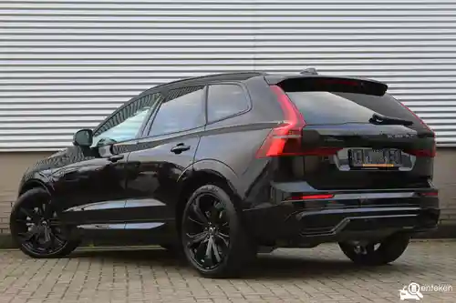 Volvo XC60 Plug-in Hybrid T8 2025