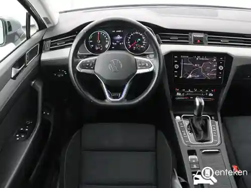 VW Passat Variant GTE 2022