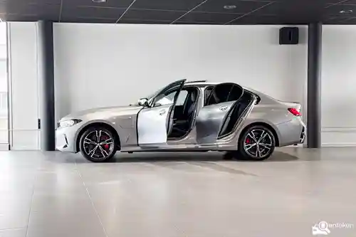 BMW 330e 2026