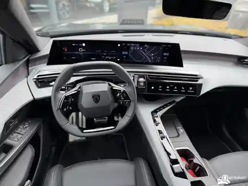 Peugeot 3008 1.2 HYBRID 136 2025