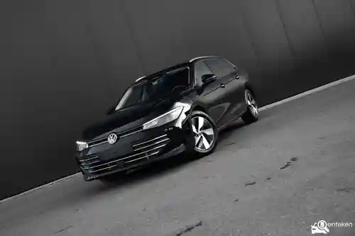 VW Passat Variant 1.5 eHybrid 2025