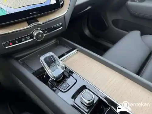 Volvo XC60 Plug-in Hybrid T6 2025