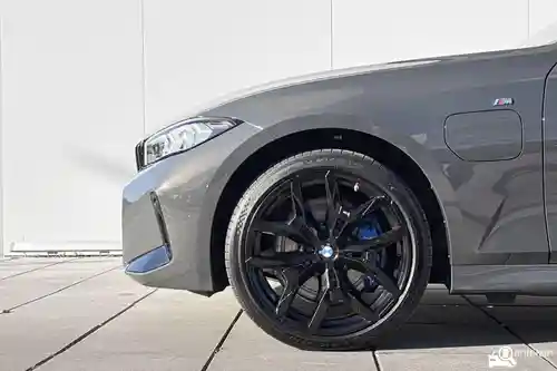 BMW 330e Touring 2025