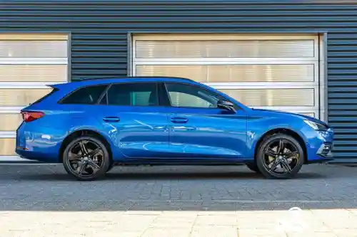 SEAT Leon Sportstourer 1.5 e-HYBRID 2026