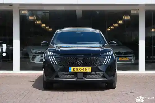 Peugeot 3008 1.2 HYBRID 136 2025