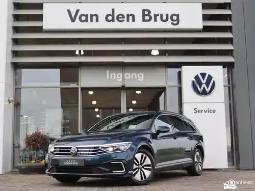 VW Passat Variant GTE 2022