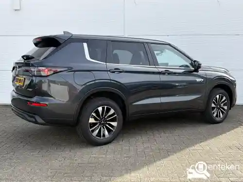Mitsubishi Outlander 2.4 Plug-In Hybrid 2026