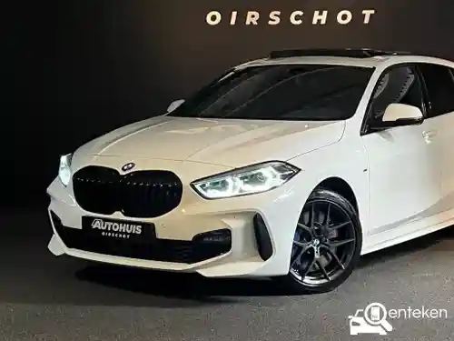 BMW 120i 2023