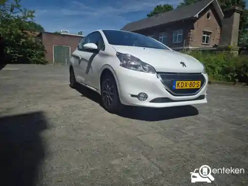 Peugeot 208 1.2 PureTech 82 2013