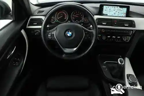 BMW 318i Touring 2016