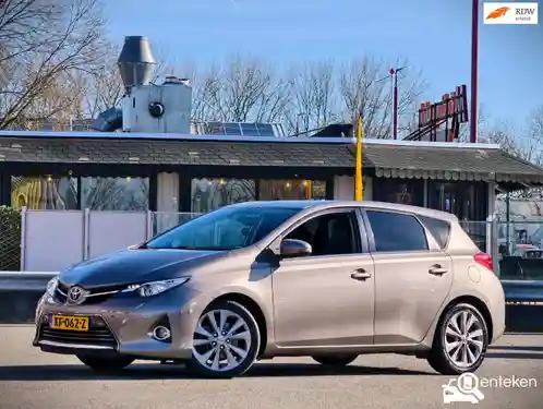 Toyota Auris 1.8 Hybrid 2013