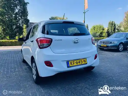 Hyundai i10 1.0 blue 2016