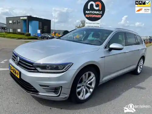 VW Passat Variant GTE 2016