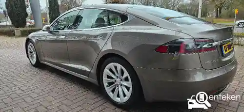 Tesla Model S 90D 2016