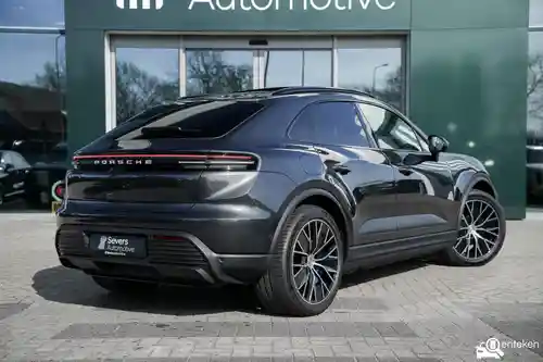Porsche Macan 4 2025