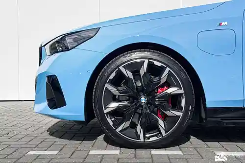 BMW 550e Touring 2025