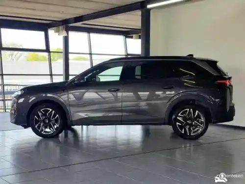 Peugeot 5008 1.2 HYBRID 136 2025