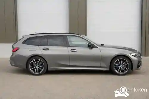 BMW 330e Touring 2021