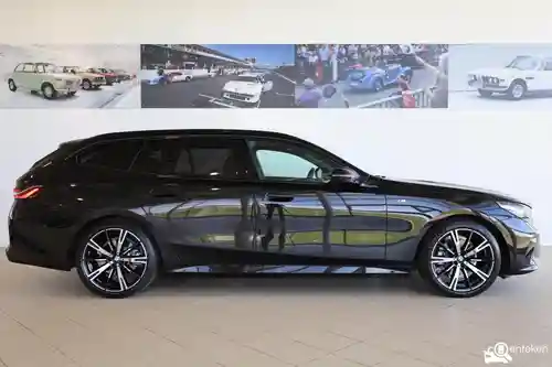 BMW 520i Touring 2025
