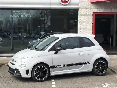 Abarth 595 2022