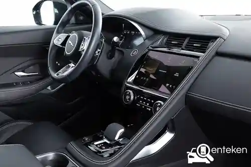 Jaguar E-Pace P300e 2023