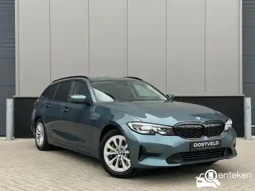 BMW 330e Touring 2020