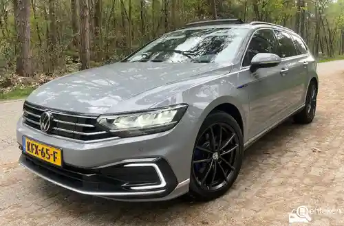 VW Passat Variant GTE 2022