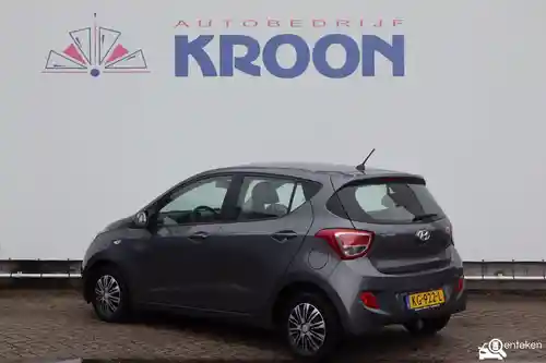 Hyundai i10 1.0 blue 2016