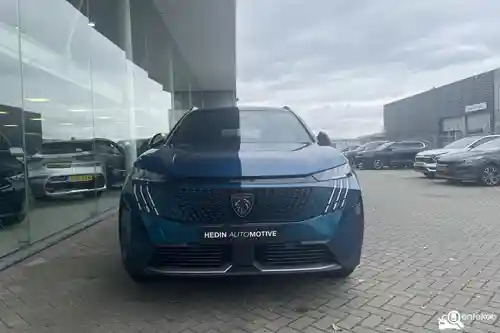 Peugeot 5008 1.2 HYBRID 136 2025