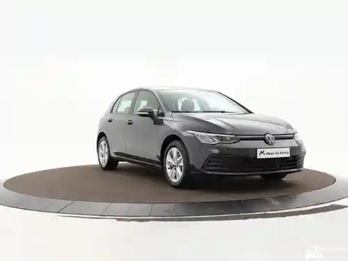 VW Golf 1.0 eTSI 2024