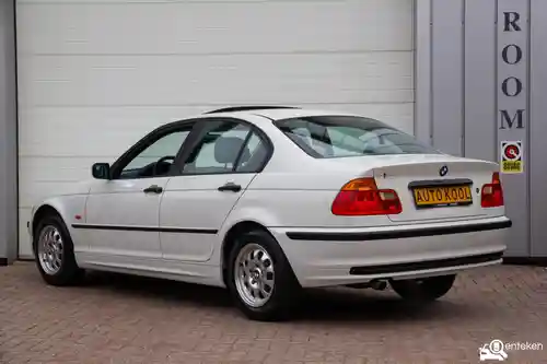 BMW 318i 1998