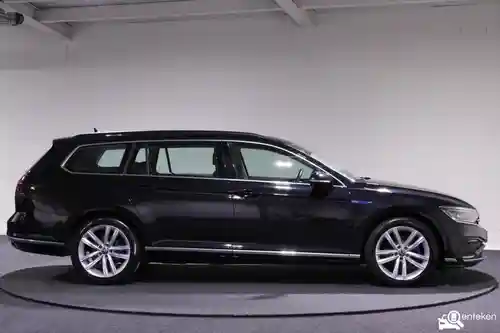VW Passat Variant GTE 2021