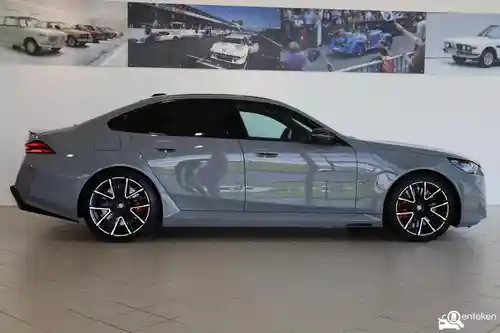 BMW M5 2025