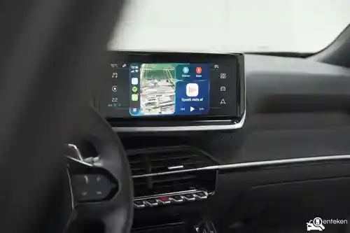 Peugeot 2008 1.2 Hybrid 136 2025