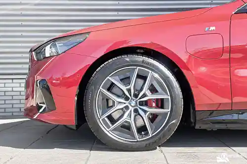 BMW 550e Touring 2025