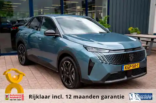 Peugeot 3008 1.2 HYBRID 136 2025