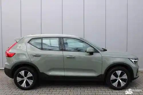 Volvo XC40 B4 2025