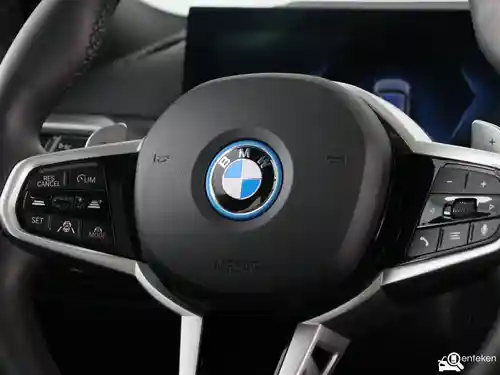 BMW 330e Touring 2025