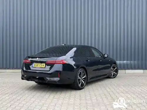 BMW 550e 2024